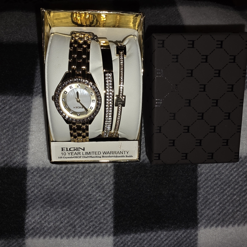 Elgin Gold Watch and Bracelet Set - Picture 2 of 4